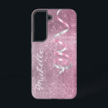 Rosa Silver Sparkle Ribbon Glam Samsung Galaxy Hülle<br><div class="desc">Dieses elegante Handy Gehäuse hat ein rosa Juwel wie Hintergrund mit vielen silbernen Sternen scheint. Ein Bild eines glänzenden rosa und silberfarbenen,  zwei Töne gedrehten Band kaskadiert eine Seite herunter,  während Ihr Name in weißem Schrift auf der anderen Seite ist. Schön und einzigartig!</div>