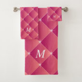 Rosa Simulated Diamonds & Tufts Monogram Badhandtuch Set (Insitu)
