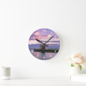 Rosa Sonnenuntergang über dem See Runde Wanduhr (Zuhause)