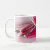 Rosa Stargazer-Lilie und Knospe Kaffeetasse (Links)