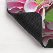 Rosa Stargazerlilien-Blumen mousepad (Ecke)