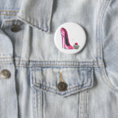 Rosa Stilett-Schuh und kleiner Kuchen Button (Beispiel)