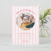 Rosa Streifen Foto Geburtstagsfeier Einladung (Stehend Vorderseite)