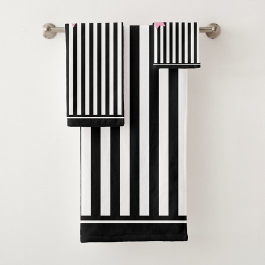 rosa Streifen Schwarz & Weiß Streifen Muster Name Badhandtuch Set (Insitu)