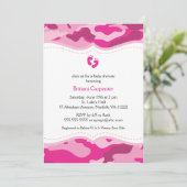 Rosa Tarnungs-Mädchen-Babyparty-Einladung Einladung (Stehend Vorderseite)