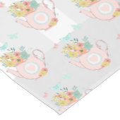 Rosa Teekanne mit Blume und Schmetterlingsmuster Kurzer Tischläufer (Ecke)