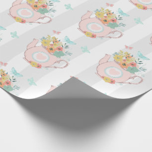 Rosa Teekanne mit Blumen- und Schmetterlingsmuster Geschenkpapier