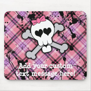 Rosa Totenkopf mit gekreuzter Knochen mit Herzen Mousepad