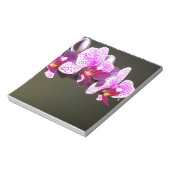 Rosa, tropische Orchideen in Rosa Notizblock (Rotiert)