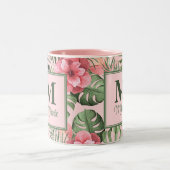 Rosa tropisches Monstera und Flamingo Monogram Zweifarbige Tasse (Mittel)