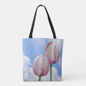 Rosa Tulips Blauer Himmel und weiße Wolken Tasche (Rückseite)