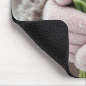 Rosa Tulips und Schneeflocken Mousepad (Ecke)