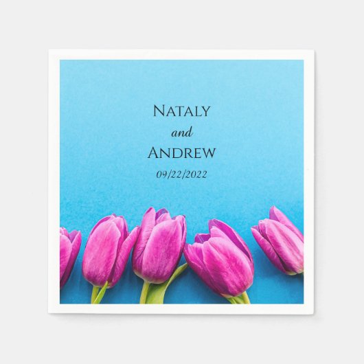 Rosa Tulpen auf blauem Hintergrund Serviette (Vorderseite)