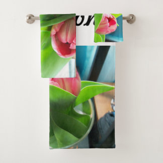 Rosa Tulpen auf einem Handtuchhalter-Set Badhandtuch Set