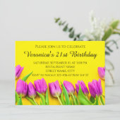 Rosa Tulpen auf gelbem Hintergrund Einladung (Stehend Vorderseite)