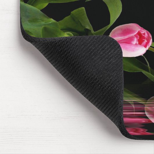 Rosa Tulpen mit schwarzer Inspiration Mousepad (Ecke)