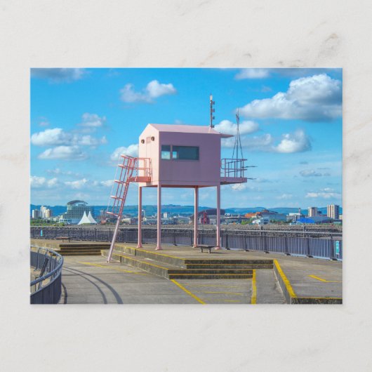 Rosa Turm/Hut Cardiff Bay Cardiff, Wales 2012 Postkarte (Vorderseite)