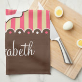 Rosa u. niedlicher kleiner Kuchen Browns mit Handtuch (Viertel Falte)