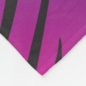 Rosa u. schwarzer Zebra-Streifen-Tierdruck Fleecedecke (Ecke)