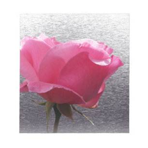 rosa über grau notizblock