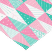 Rosa und Aquamarine Weihnachtsbäume Tischdecke (Schrägansicht)