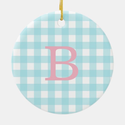 Rosa und Blau Gingham Monogram Keramik Ornament (Hinten)