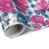 Rosa und blaue Blumen Schwarzer Gingham Dekoupage Geschenkpapier (Rolleneckpunkt)