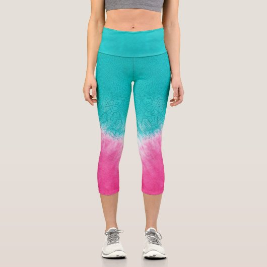 Rosa und blaue Gefärbte Krawatte mit Mandala Sway Capri Leggings (Vorderseite)