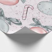 Rosa und blaue Ornamente Weihnachten Geschenkpapier (Ecke)