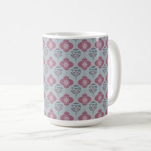 Rosa und blaue Weihnachtsschmuck Tasse (VorderseiteRechts)