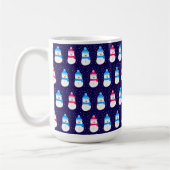 Rosa und blaue Winter-Schneemänner Kaffeetasse (Links)