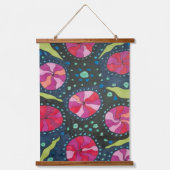 Rosa und blauer kosmischer Pop Wandteppich Mit Holzrahmen (Vorderseite)