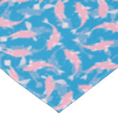 Rosa und blaues Muster - Koi Fish Tischdecke (Schrägansicht)
