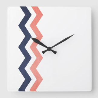 Rosa und blaues Zig Zag Muster Quadratische Wanduhr