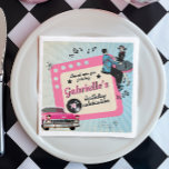 Rosa und Blue Fifties Rockabilly Birthday Party Serviette<br><div class="desc">Rosa und blaue Fifties Rockabilly Geburtstagsparty Napkins- Hey, alle coolen Katzen! Es ist definitiv Zeit, den 50er Party Stil. Erinnern Sie sich an das Haar, die Mode und die Rock-n-Roll-Musik, die dieses stilvolle Jahrzehnt in den Herzen und Köpfen der Jungen und Junggebliebenen behalte. Seien Sie also nicht quadratisch, denn dieses...</div>