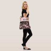 Rosa und braune Camouflage Glimmery Chic Tote Bag Tasche (Am Model)