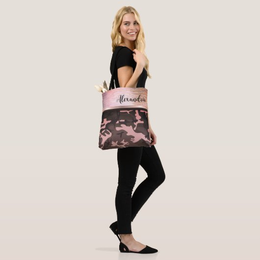 Rosa und braune Camouflage Glimmery Chic Tote Bag Tasche (Am Model)
