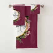 Rosa und Burgund Florals Monogram Badhandtuch Set (Insitu)