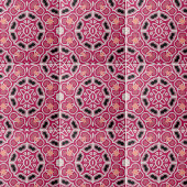 Rosa und Burgund Kaleidoskopisches geometrisches M Fliese