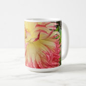 Rosa und Gelbe Dahlia Kaffeetasse (VorderseiteRechts)