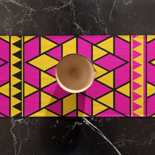 rosa und gelbe Dreiecke Muster Kurzer Tischläufer