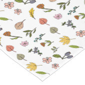 Rosa und gelbe Herbstblumen und Blätter Mittelgroßer Tischläufer (Ecke)