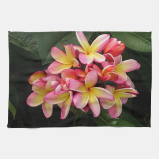 Rosa und gelbe Plumeria Blume Handtuch