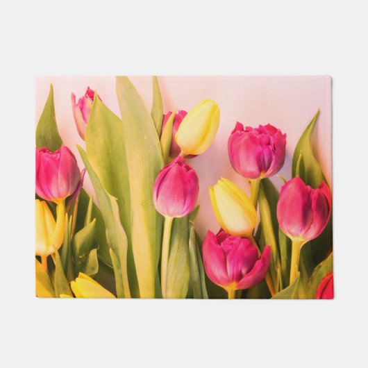 Rosa und gelbe Tulpen Doormat Fußmatte (Vorderseite)