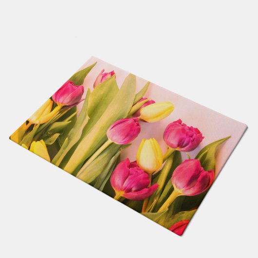 Rosa und gelbe Tulpen Doormat Fußmatte (Schrägansicht)