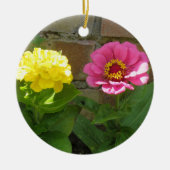 Rosa und gelbe Zinnien - Geburt Keramik Ornament (Vorne)