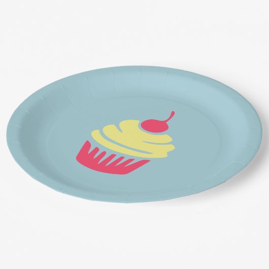 Rosa und gelber Kuchen oben mit Kirsche Pappteller (Schrägansicht)