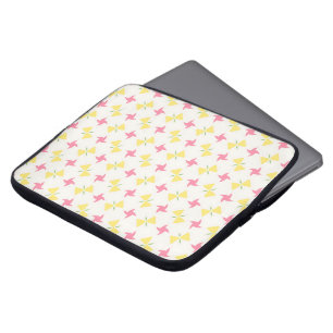 Rosa und gelbes Blumenmuster mit Windradmotiv Laptopschutzhülle