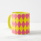 Rosa und gelbes Harlekin-Karuomuster-Design Tasse (Vorderseite Links)