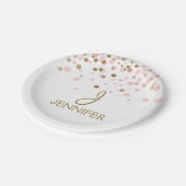Rosa und goldene Foil Girly Confetti Monogram Pappteller (Schrägansicht)